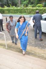 maneka gandhi at antique Lithographs charity event hosted by Gallery Art N Soul in Prince of Whales Musuem on 3rd Aug 2012 (5).JPG